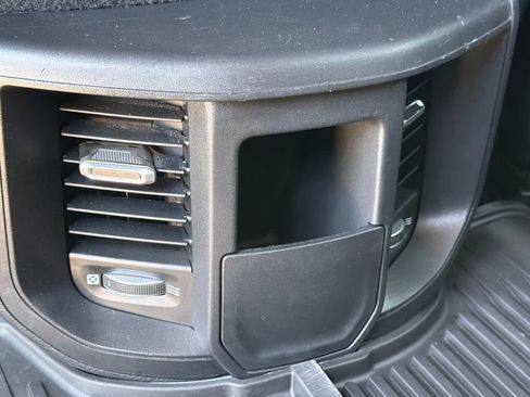 Used 2024 RAM 2500 Tradesman w/ Chrome Appearance Group AWD/4WD image 17