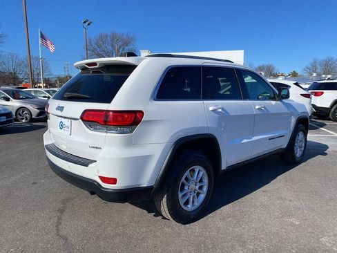 Used 2020 Jeep Grand Cherokee Laredo image 4