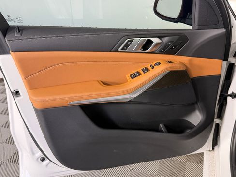 Used 2022 BMW X5 xDrive40i w/ M Sport Package image 12