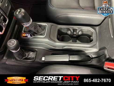 Used 2024 Jeep Wrangler High Altitude AWD/4WD image 24
