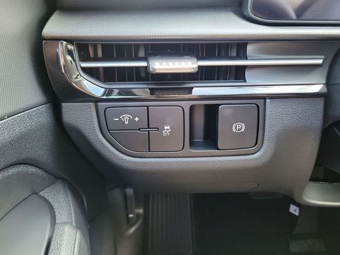 New 2026 Kia Sportage LX FWD image 24