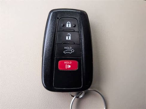 Used 2021 Toyota Highlander Limited image 37