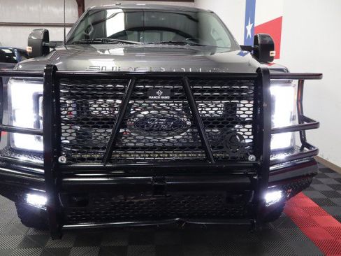 Used 2018 Ford F250 Lariat w/ Lariat Ultimate Package AWD/4WD image 23