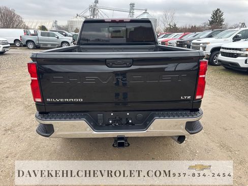 Used 2025 Chevrolet Silverado 2500 LTZ w/ LTZ Plus Package image 4
