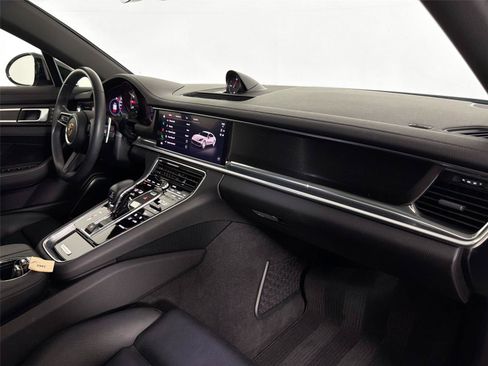 Certified 2023 Porsche Panamera Platinum Edition RWD image 29