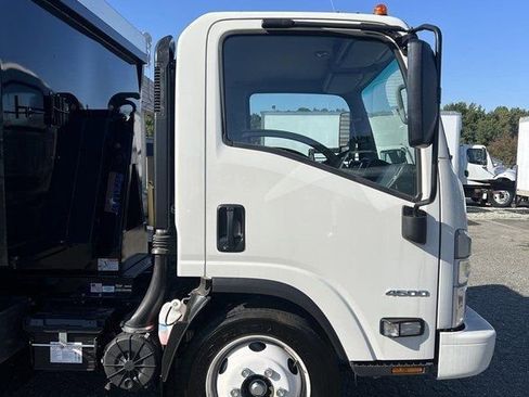 Used 2024 Chevrolet Low Cab Forward image 56