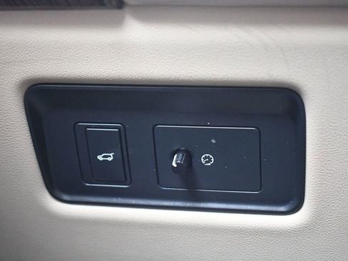 Used 2018 Land Rover Range Rover HSE image 37