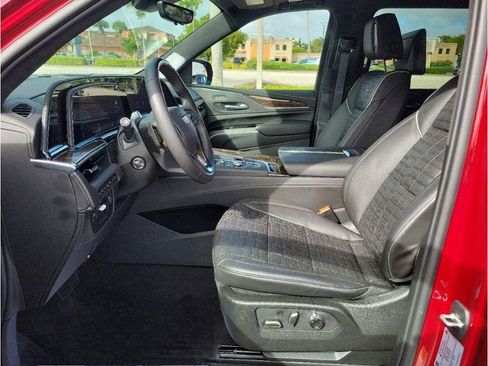 Certified 2024 Cadillac Escalade ESV Sport Platinum w/ LPO, ONYX Package image 23