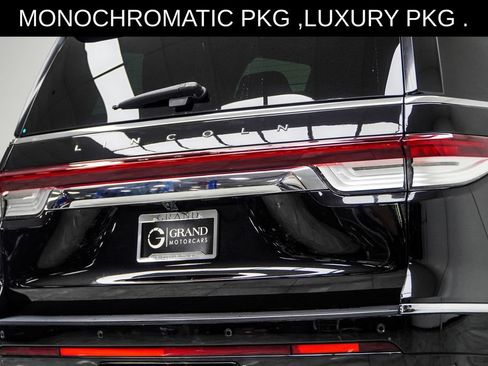 Used 2023 Lincoln Navigator Reserve AWD/4WD image 14