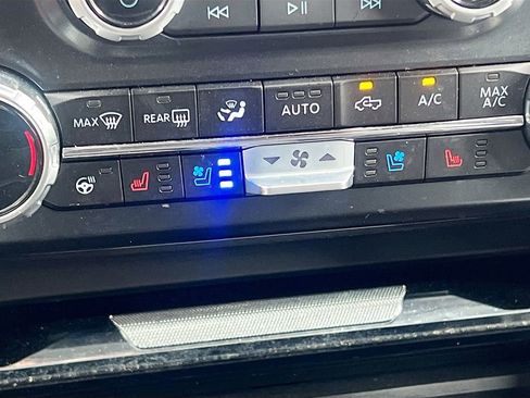 Used 2025 Ford F250 Lariat w/ Lariat Ultimate Package AWD/4WD image 21