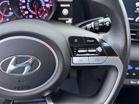 Used 2023 Hyundai Elantra SEL image 16