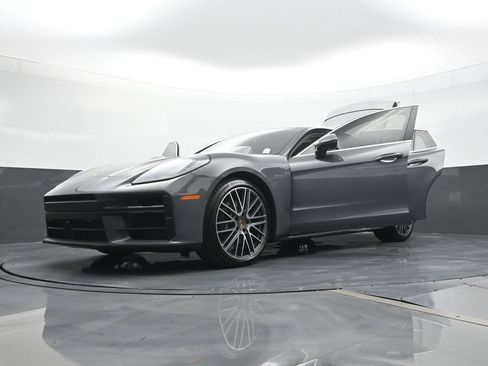 Certified 2025 Porsche Panamera 4 AWD/4WD image 31
