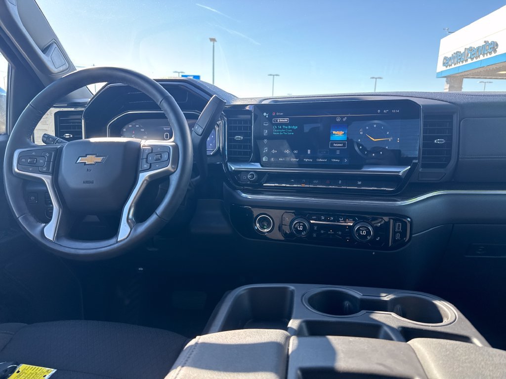 Used 2024 Chevrolet Silverado 1500 LT AWD/4WD image 15