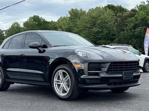 Used 2020 Porsche Macan w/ Premium Package Plus AWD/4WD image 4
