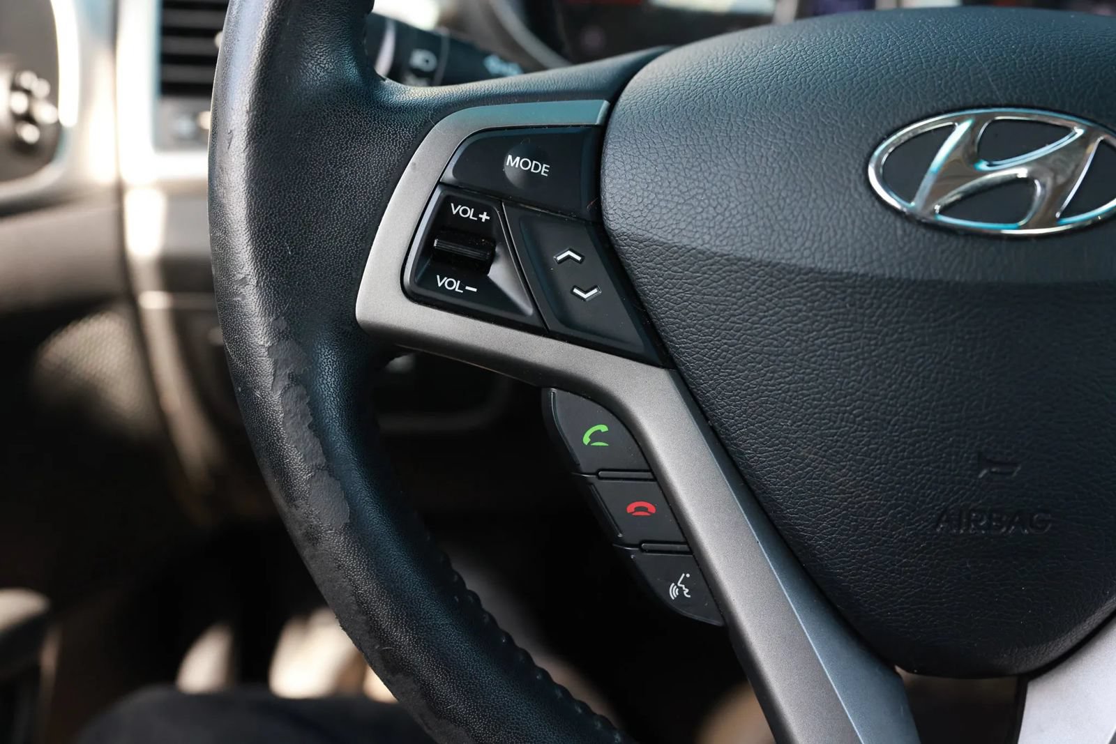 Used 2013 Hyundai Veloster w/ Style Pkg FWD image 25