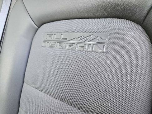 Used 2015 GMC Canyon SLE w/ All-Terrain Package AWD/4WD image 28