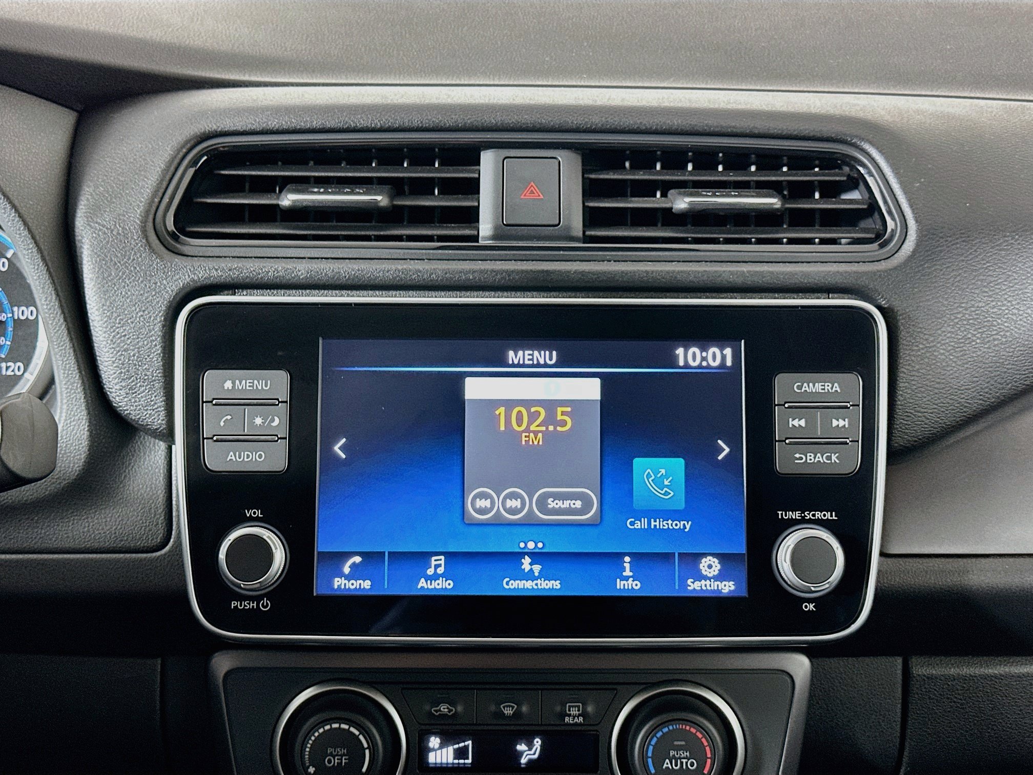 Used 2025 Nissan Leaf S FWD image 21