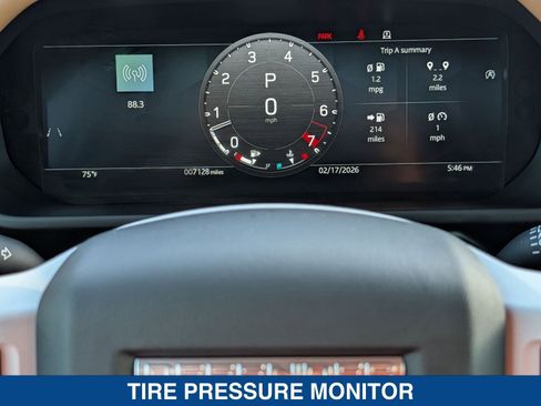 Used 2025 Land Rover Defender 110 X-Dynamic SE image 26