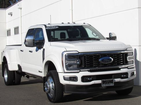 Used 2024 Ford F450 Platinum w/ Camper Package image 2