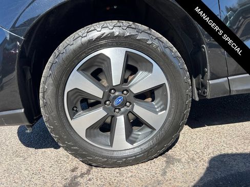 Used 2017 Subaru Forester 2.5i Limited AWD/4WD image 9