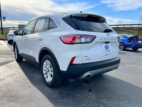 Used 2022 Ford Escape SE image 5