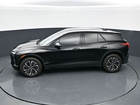 Used 2025 Chevrolet Blazer EV LT FWD image 31