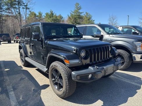 Used 2021 Jeep Wrangler Unlimited Sahara image 3