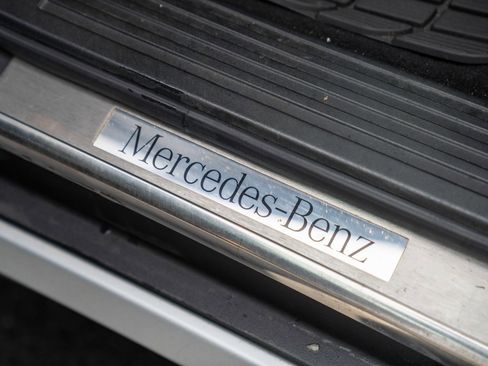 Used 2011 Mercedes-Benz R 350 4MATIC image 11