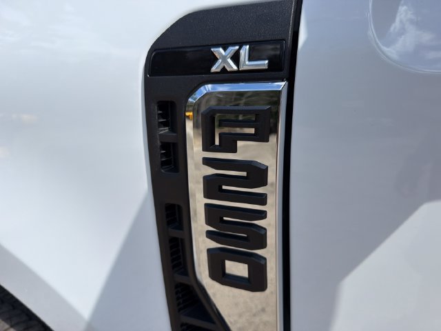 Used 2024 Ford F250 XL AWD/4WD image 11