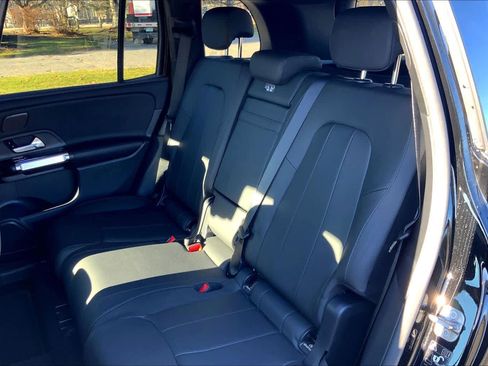 Used 2025 Mercedes-Benz GLB 250 4MATIC image 20