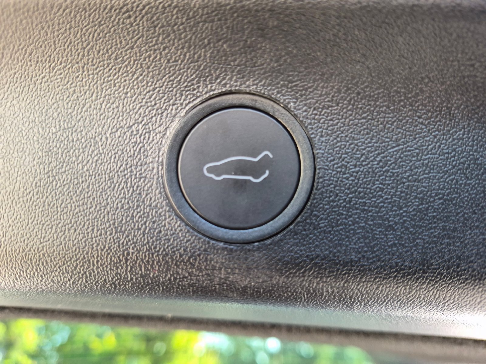 Used 2025 Tesla Model Y Long Range RWD image 32