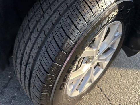 Certified 2022 Jeep Grand Cherokee Limited image 8