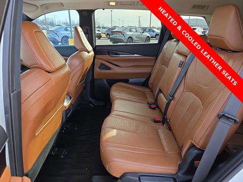 Used 2023 INFINITI QX60 Sensory w/ Vision Package image 11