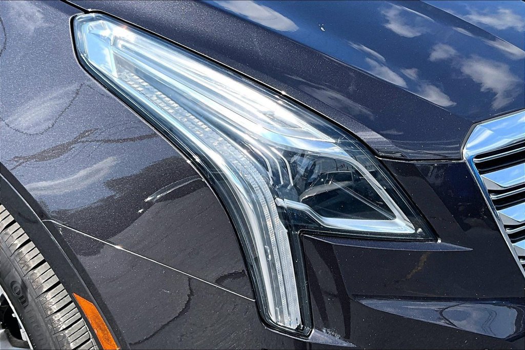 Used 2017 Cadillac XT5 Premium Luxury w/ Advanced Security Package AWD/4WD image 29