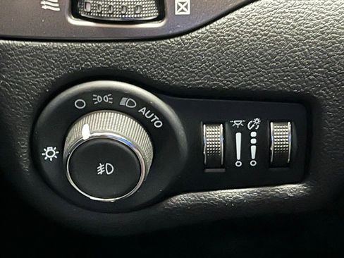 Used 2022 Jeep Cherokee Latitude Lux image 28