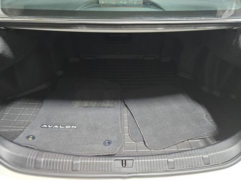 Used 2018 Toyota Avalon Touring w/ Carpet Mat Package FWD image 13