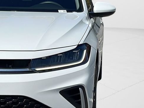 Certified 2025 Volkswagen Jetta S image 9