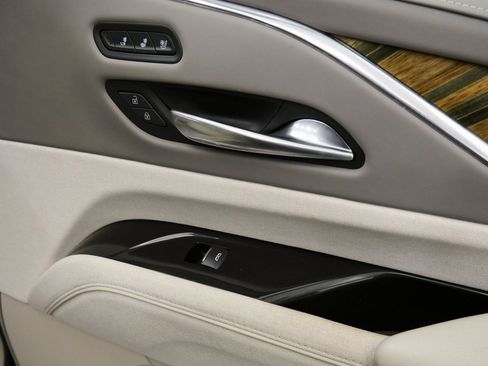 Used 2021 Cadillac Escalade Premium Luxury Platinum image 18