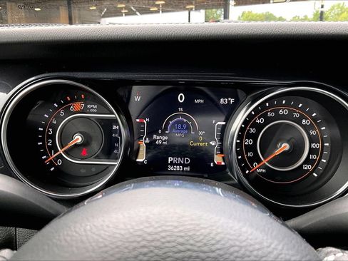 Used 2023 Jeep Wrangler Unlimited Sahara AWD/4WD image 10