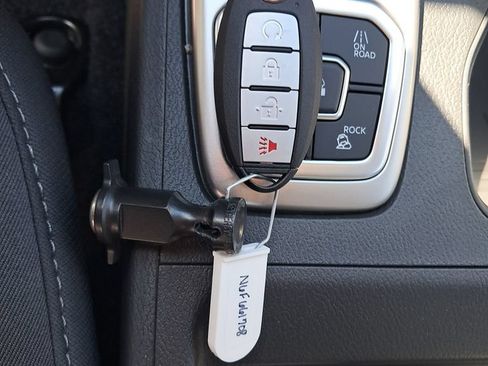 New 2026 Nissan Frontier SV w/ All-Weather Content Package AWD/4WD image 30