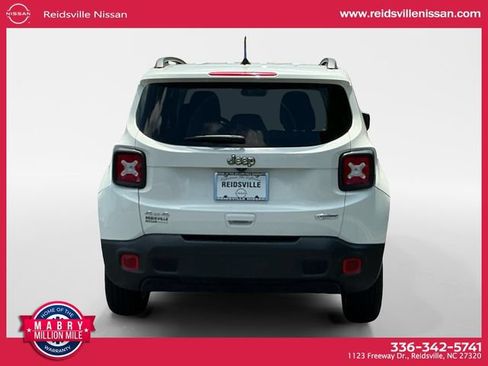Used 2020 Jeep Renegade Latitude w/ Cold Weather Group AWD/4WD image 5
