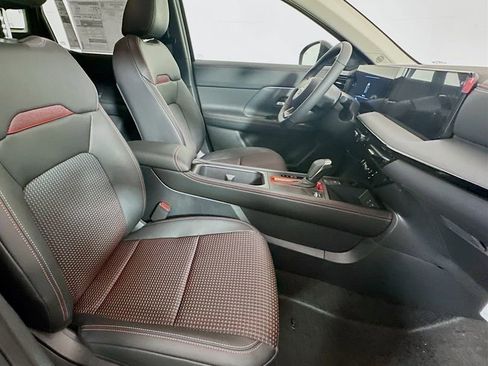 New 2026 Nissan Kicks SR image 23