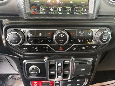 Used 2021 Jeep Gladiator Rubicon AWD/4WD image 13