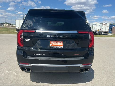 Used 2025 GMC Yukon XL Denali AWD/4WD image 7