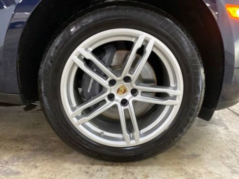 Used 2023 Porsche Macan Turbo AWD/4WD image 33