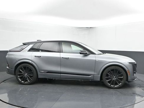 New 2026 Cadillac Lyriq V image 11