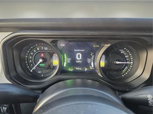 Used 2025 Jeep Wrangler Willys image 13