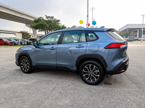 Used 2024 Toyota Corolla Cross AWD Hybrid image 10