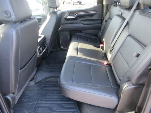 Certified 2023 GMC Sierra 1500 SLT w/ SLT Premium Package image 18