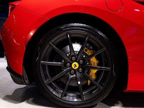 Used 2022 Ferrari F8 Tributo RWD image 26